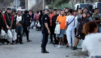 Desalojan en Ceuta el último asentamiento de migrantes marroquíes tras la llegada masiva de julio