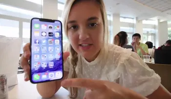 La hija de un ingeniero de Apple mostró el nuevo iPhone X y causó el despido de su padre