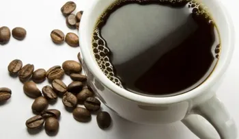 Dormir más o la cafeína alivian mejor el dolor crónico que los analgésicos