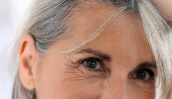  Científicos descubren ¿por qué algunos cabellos se convierten en canas? 