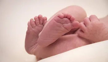  Nace primer bebé del MUNDO por un óvulo automatizado 
