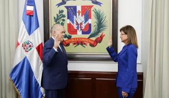 Vicepresidenta Raquel Peña juramenta a Pedro Urrutia nuevo director DGII