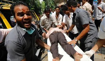 Mueren 23 personas en la India, por un malentendido que resultó dramático 