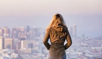  Por qué una mujer prefiere estar sola: los científicos ya lo confirmaron