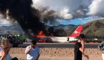 Un avión con 141 pasajeros se incendia en Perú sin causar víctimas
