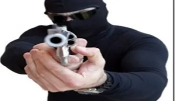Hieren adolescente y mujer durante asalto en Santiago