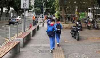 Una ley China en proceso, castigará padres por mal comportamiento de sus hijos