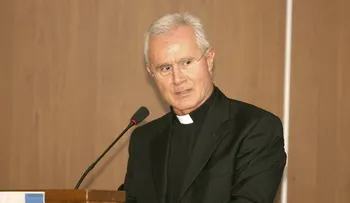  Vaticano congela bienes de monseñor apresado