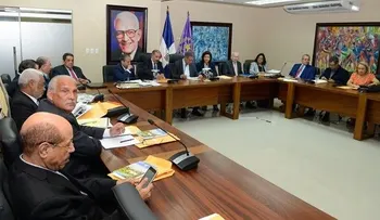 PLD reduce a cuatro aspirantes a alcaldía
