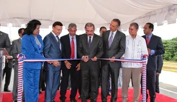 Danilo Medina inaugura el puente La Cuaba