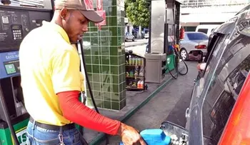 Gobierno dispone una rebaja en precio de todos los combustibles, excepto el gas natural