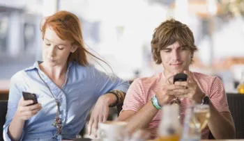 El último enemigo de las relaciones: el phubbing