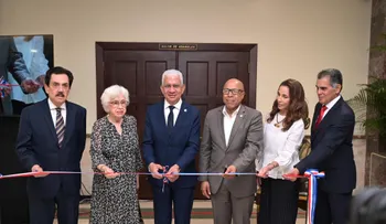 Senado inaugura exposición para honrar al coronel Rafael Tomás Fernández Domínguez