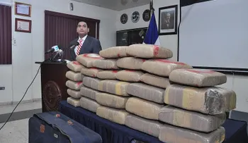 Apresan dos haitianos y un dominicano con 11 pacas de marihuanas