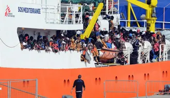 Número récord de rescates en el Mediterráneo, entre acusaciones entre acusaciones de autoridades y ONG