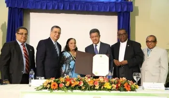 Leonel Fernández dicta conferencia en Universidad Católica Santo Domingo