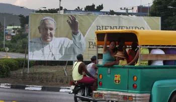 El papa vuela ya hacia La Habana