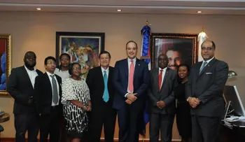 Titular del MIC recibe visita de viceministro de Relaciones Internacionales de Sudáfrica