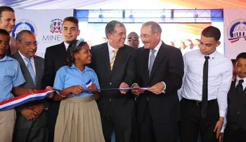 Presidente Medina inaugura dos escuelas para Puerto Plata; suman 729 este año