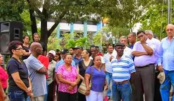 Hacen cadena humana contra la destrucción de la provincia Peravia y el fin de la impunidad