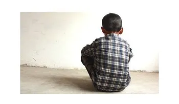 Un menor de 14 viola niño de 8 años, alegando que lo provocó; lo condenan a 2 meses de prisión