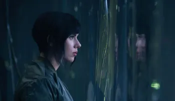 ¿Por qué la gente en internet está furiosa por el nuevo papel de Scarlett Johansson?