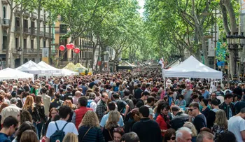 Furgoneta atropella a una multitud en la Rambla en Barcelona