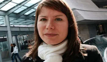 Turquía condenó a 25 meses de prisión a una periodista del Wall Street Journal por difundir "propaganda de terror"