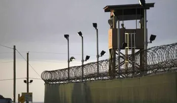 Prohíbe traslado de detenidos de Guantánamo