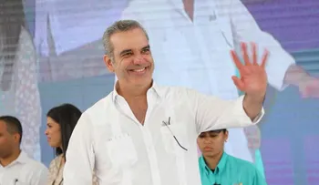 Presidente Abinader concluye jornada de actividades en Puerto Plata y Samaná, donde inauguró obras por más de mil millones de pesos
