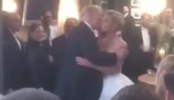 Trump se cuela en una boda en Nueva Jersey