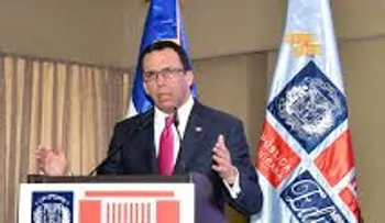 Ministro Andrés Navarro: La educación de calidad debe estar cimentada en valores
