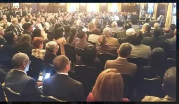 Más de 500 asisten acto LF en NY; algunos lo acabaron y otros defendieron;  le vocearon Punta Catalinaâ?, â??Odebrechtâ? y "corruptos"· 