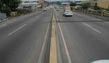Cerrarán el jueves tramo autopista Duarte para concluir colocación de vigas en puente.