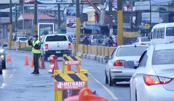 Obras Públicas y otras instituciones habilitan carril expreso para desahogo del tránsito en la autopista Duarte
