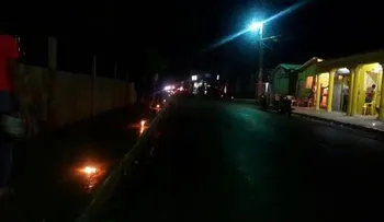 Encienden velas en Pedernales para que empresa minera se quede