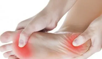 ¿Sientes dolor en el talón? Trata la fascitis plantar practicando estos ejercicios
