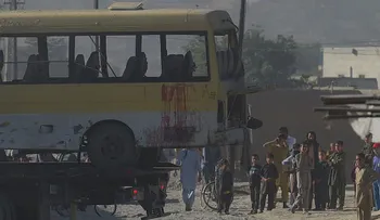 Ataque suicida deja 14 muertos en Kabul