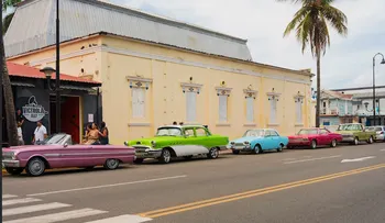 Carros clásicos visitan Puerto Plata por primera vez