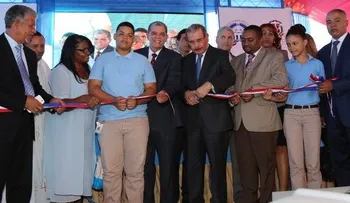 Presidente Medina inaugura escuela y liceo el barrio Ceuta en Villa Mella