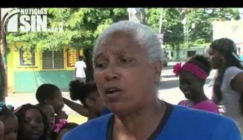 Comunitarios se unen para reconstruir escuela en Palenque