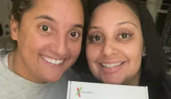 Dos amigas oriundas de RD descubren que son hermanas biológicas
