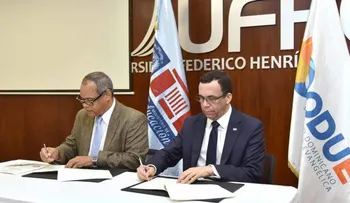 Educación y Codue firman acuerdo para que colegios evangélicos pasen al sector público