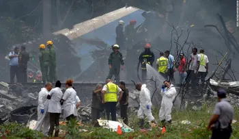 Muere uno de los tres sobrevivientes del accidente en Cuba, y suman 111 los muertos