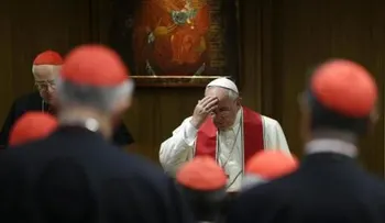 El Papa pide respuesta adecuada al terrorismo "brutal" en el Estado Islámico