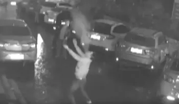 Hombre intenta atrapar a una mujer que caía de un piso 11 en China (VIDEO)
