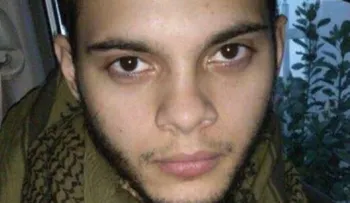 Un joven exmilitar hispano, el autor de tiroteo en aeropuerto de EE.UU.