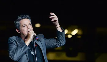 Alejandro Sanz detiene un concierto para defender a una mujer