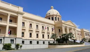 Ante el papelazo, Gobierno crea comisión para investigar certificados de alfabetización