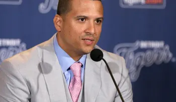 Víctor Martínez se queda en Detroit 